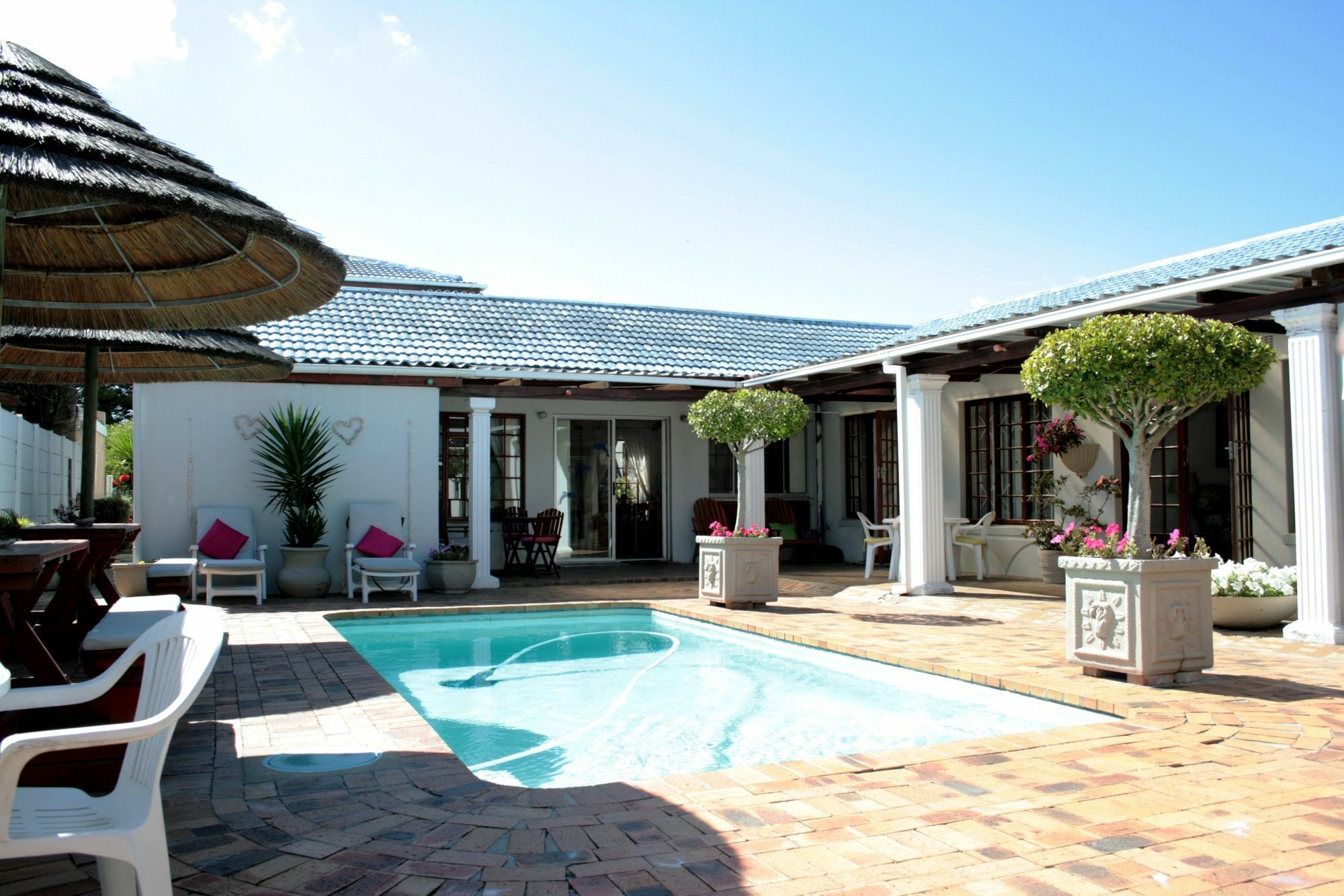 Dolphin Inn Blouberg Bloubergstrand Exterior photo